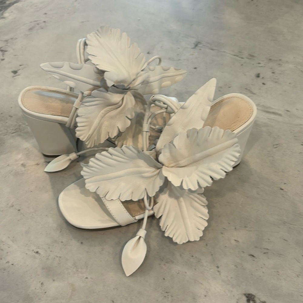 Cecelia New York Hibiscus sandal like new size 7